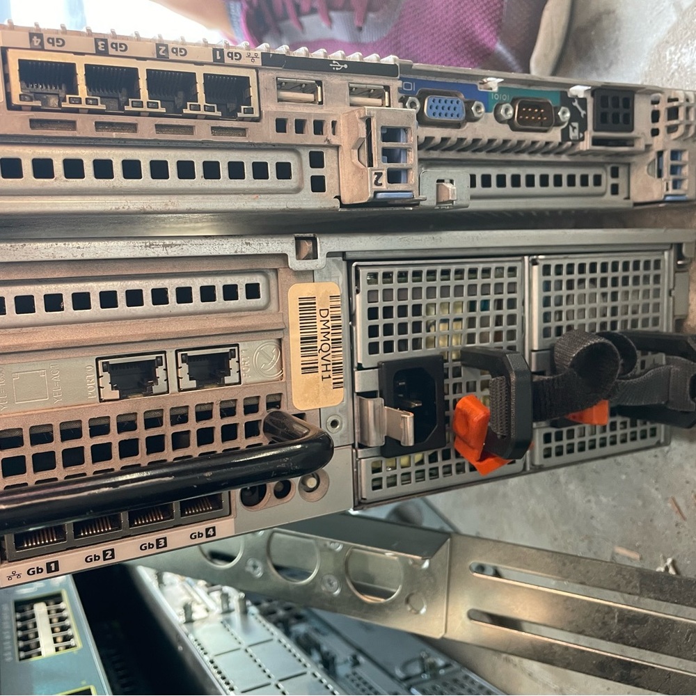 Dell Poweredge R710 and R610
Server Units - Picture 5 of 14